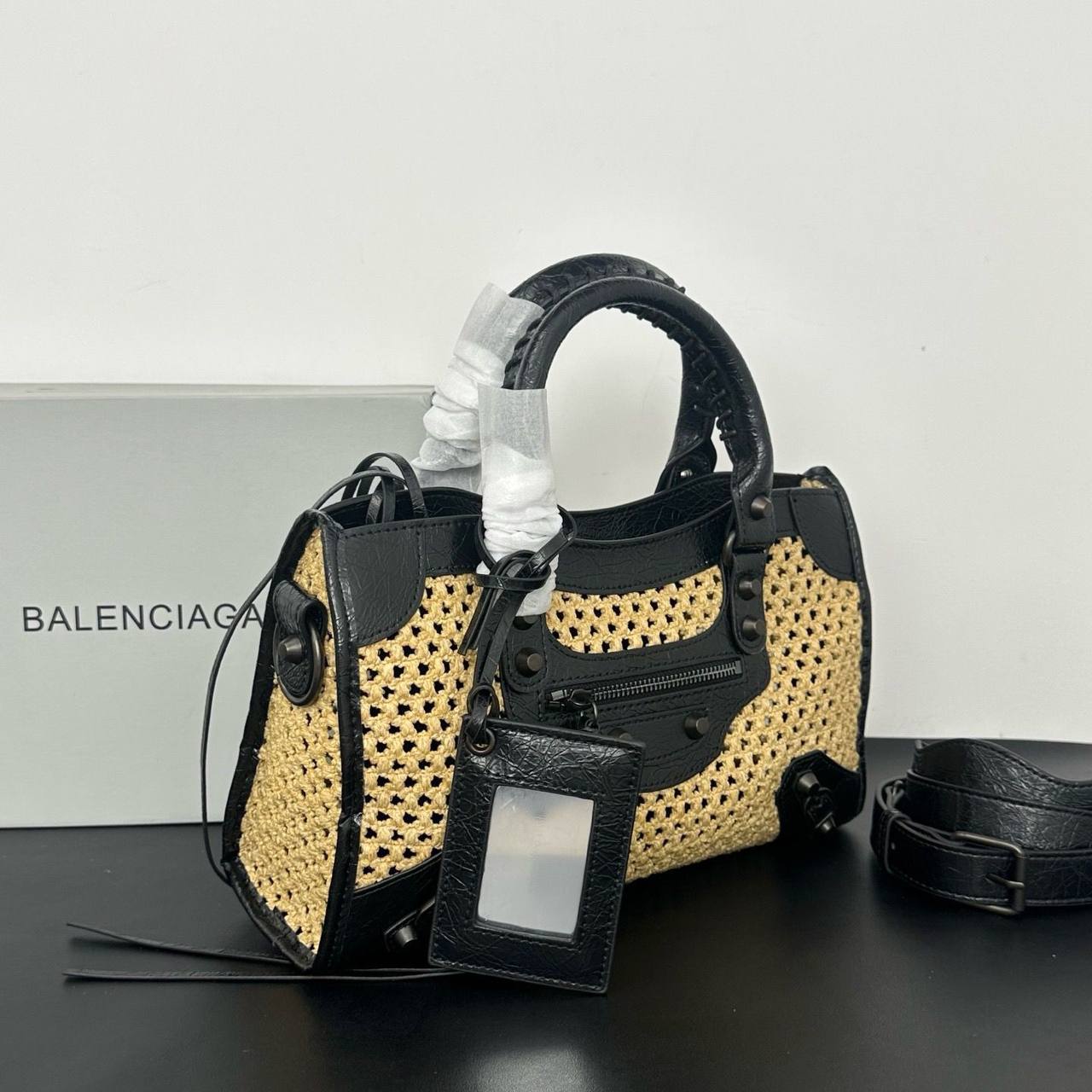 Balenciaga 💕💕
Master
30cm🥰 
340 dhs✅

Zain297
♥️♥️♥️