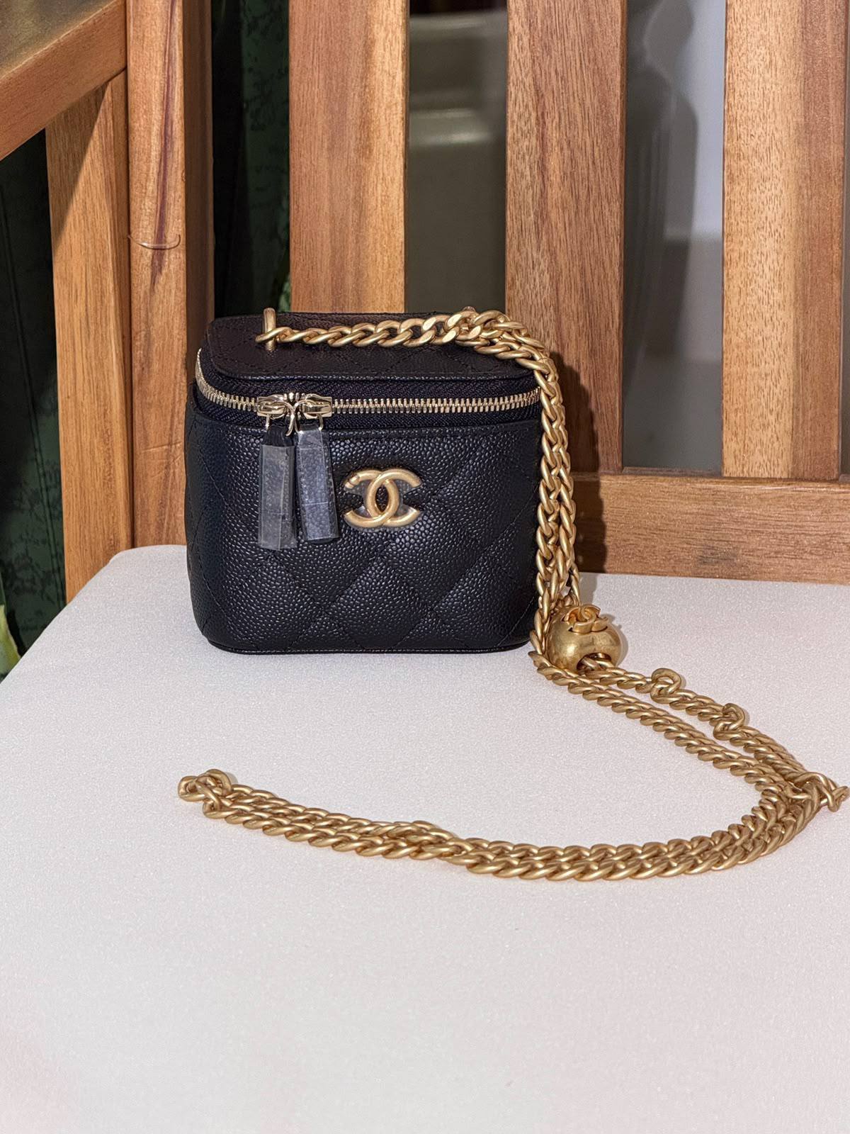 CHANEL 
Super Master Quality ⚡️
Original Packing 🎁
Size 10CM📏
For Price 👇 WhatsApp✅
0568585901 
0507557372
0552275751 Owner Zain 👌

Zain321
♥️♥️♥️