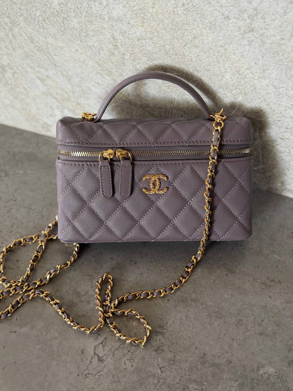 Chanel
𝐕𝐚𝐧𝐢𝐭𝐲 𝐰𝐢𝐭𝐡 𝐂𝐡𝐚𝐢𝐧 𝐡𝐚𝐧𝐝𝐛𝐚𝐠 𝐬𝐮𝐩𝐞𝐫 𝐦𝐚𝐬𝐭𝐞𝐫 𝐪𝐮𝐚𝐥𝐢𝐭𝐲 
950 dhs✅

ETAG4
♥️♥️♥️