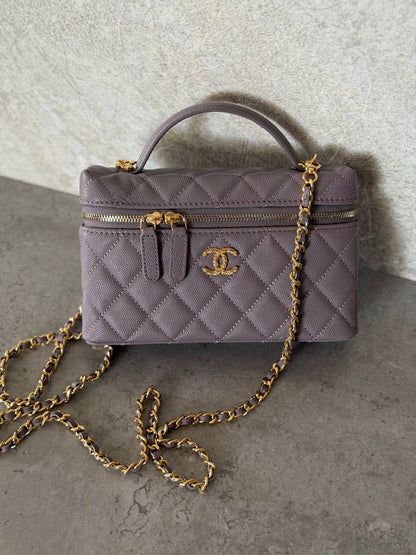 Chanel
𝐕𝐚𝐧𝐢𝐭𝐲 𝐰𝐢𝐭𝐡 𝐂𝐡𝐚𝐢𝐧 𝐡𝐚𝐧𝐝𝐛𝐚𝐠 𝐬𝐮𝐩𝐞𝐫 𝐦𝐚𝐬𝐭𝐞𝐫 𝐪𝐮𝐚𝐥𝐢𝐭𝐲 
950 dhs✅

ETAG4
♥️♥️♥️