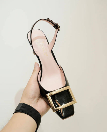 ROGER VIVIER 
HEEL 
GOOD QUALITY 
110 dhs🪙💚
Size 36 TO 41

Zain40
♥️♥️♥️