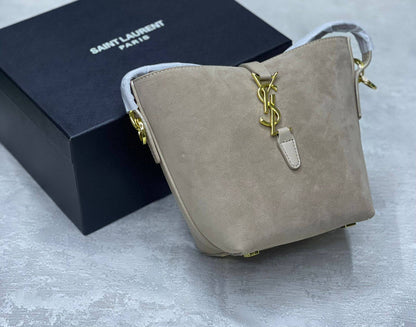 YSL
105 dhs🗽

Zain175
♥️♥️♥️