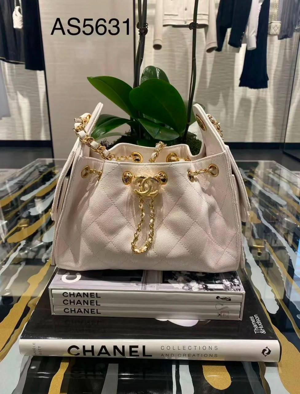 Chanel

95 dhs🇦🇪🇦🇪🇦🇪

size：22cm


Zain35
♥️♥️♥️
