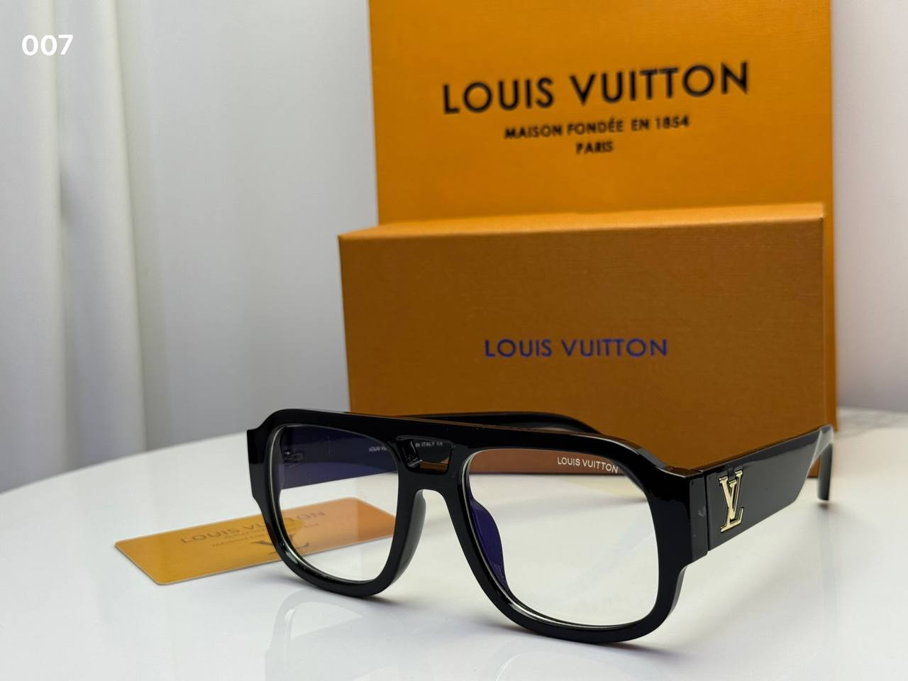 Sunglasses 

Good quality 

55 DHS🇦🇪🇦🇪🇦🇪

Zain182
♥️♥️♥️