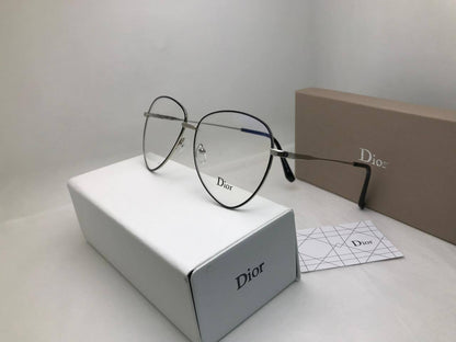 Sunglasses
60 dhs🪙🖤

Zain126
♥️♥️♥️