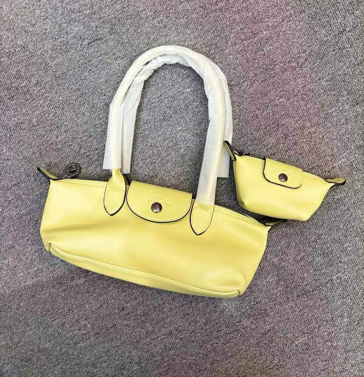 Valentino - JW PEI - BOTTEGA - D&G - PRADA - PATEK - Chanel - Fendi - Dior - MK - Loro Piana - LV - Aquazzura - Jimmy Choo - Christian Louboutin - Van Cleef - APM - Rolex - Cartier - Hermes - Gucci - Polene - ALO - Coach - Loewe - Adidas - Nike - YSL - QC
