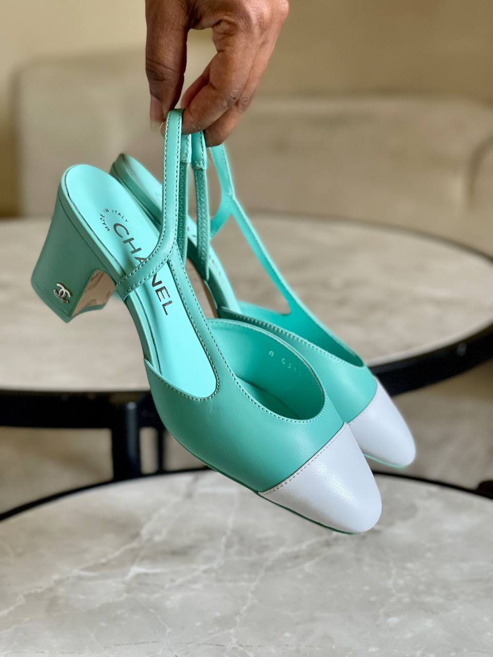 Chanel 

Vip quality 

Size:36 to 42

430 dhs🇦🇪🇦🇪

Zain113
♥️♥️♥️