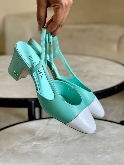 Chanel 

Vip quality 

Size:36 to 42

430 dhs🇦🇪🇦🇪

Zain113
♥️♥️♥️