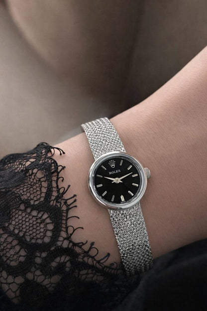 Rolex watch for ladies good quality 
260 dhs

Zain59
♥️♥️♥️