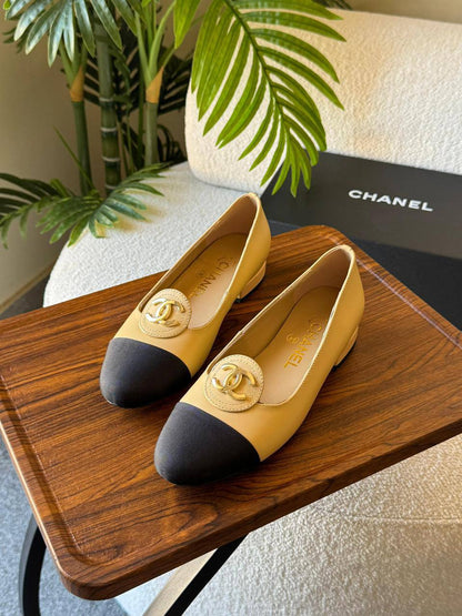 CHANEL 
SuperMaster Quality 💯
490 dhs👑
Size: 36-41💥

Zain171
♥️♥️♥️