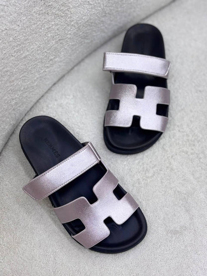 Hermes slipper
100 dhs🇦🇪🇦🇪
Size 36-42

Zain55
♥️♥️♥️