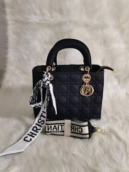 Dior
70 dhs🪙🌨️

Zain50
♥️♥️♥️