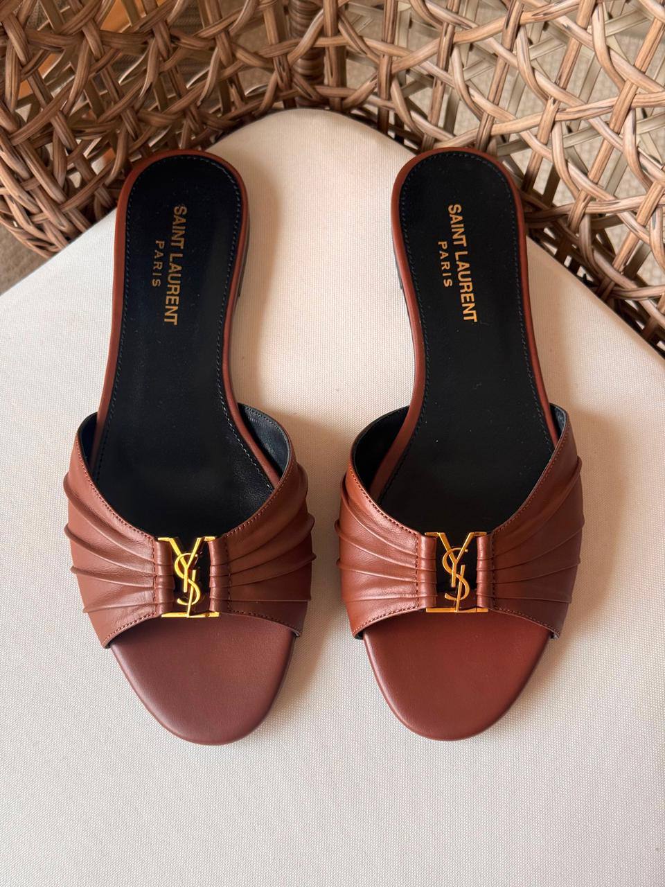 YSL 
✨ New Collection
👠 36–41
💎 Premium Quality
🔥 Super Master
450 dhs✅

Zain198
♥️♥️♥️