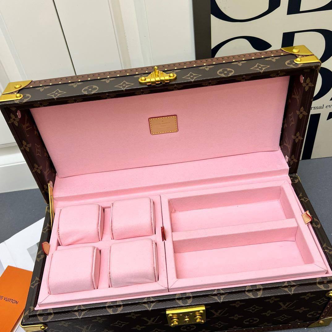 LV Box
Jewelry Box Matster quality 
690 dhs❣️

Zain228
♥️♥️♥️