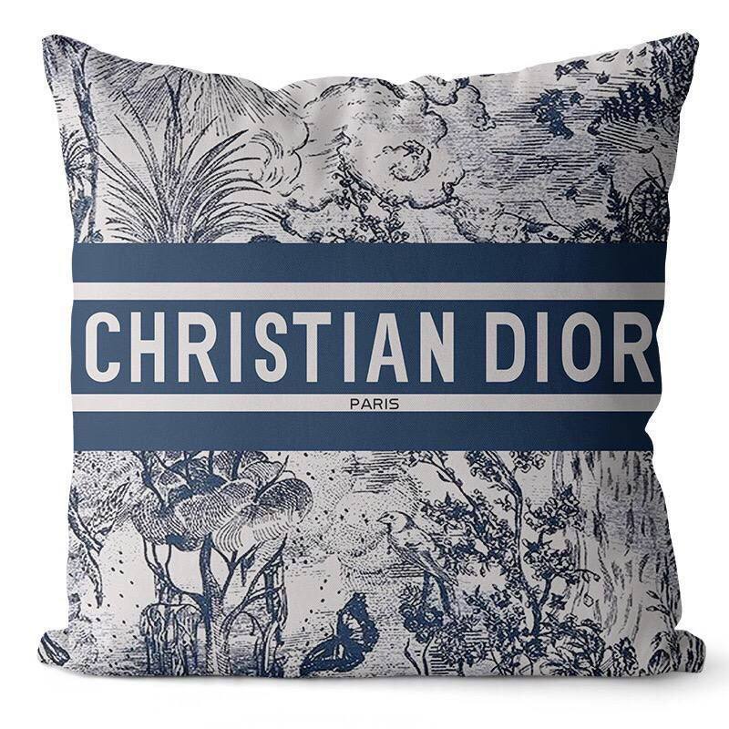 Brand 
High quality 
Pillow cover 
Velvet 100%
Size 50*50
50 dhs🪙🌨️

Zain99
♥️♥️♥️