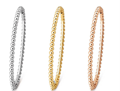 VCA 
Bangle ✨
Master quality 💯
With normal boxes 🗃️ 
60 dhs🇦🇪🇦🇪

With master box 📦 
100 dhs🇦🇪🇦🇪

Zain216
♥️♥️♥️