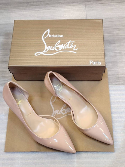 Christian louboutin 
Size 36 to 41
130 dhs✅

Zain120
♥️♥️♥️