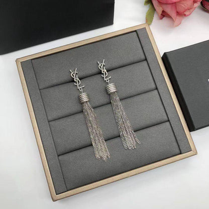 YSL 🦋*
Earring 🔥
Master quality 💯
Offer 🤯
With normal boxes 🗃️ 
And paper bag 🛍️
45 dhs🪙🌨️

Zain216
♥️♥️♥️