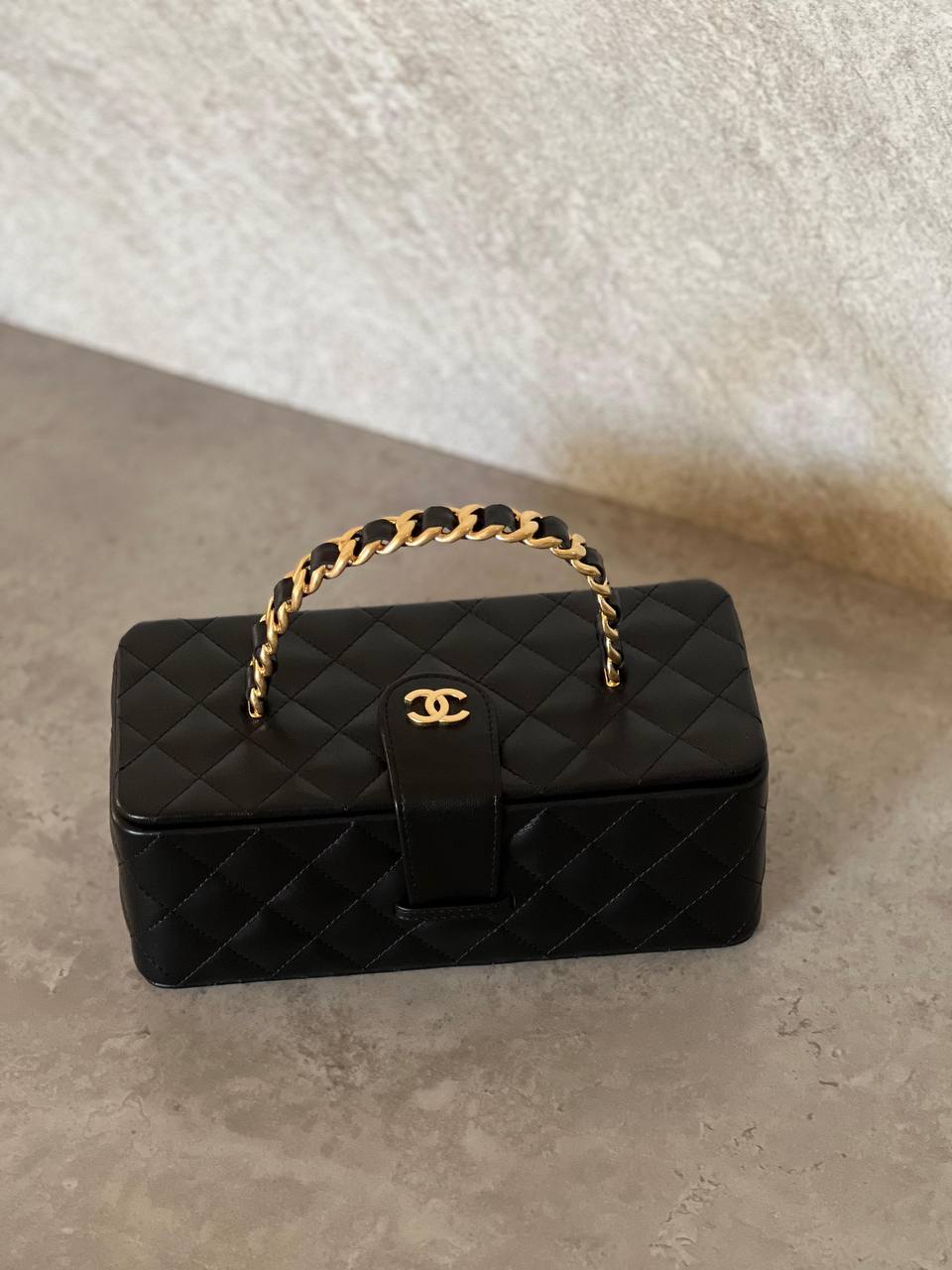 Chanel
𝐕𝐀𝐍𝐈𝐓𝐘 𝐕𝐈𝐍𝐓𝐀𝐆𝐄 𝐓𝐎𝐈𝐋𝐄𝐓𝐑𝐘 𝐁𝐀𝐆 𝐒𝐔𝐏𝐄𝐑 𝐌𝐀𝐒𝐓𝐄𝐑 𝐐𝐔𝐀𝐋𝐈𝐓𝐘🥱🖤
For Price 👇 WhatsApp✅
0568585901 
0507557372
0552275751 Owner Zain 👌

ETAG4
♥️♥️♥️