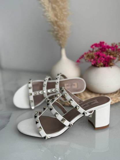 VALENTINO
*Vip quality*
*Size 36 to 41*
400 dhs✅

Zain113
♥️♥️♥️