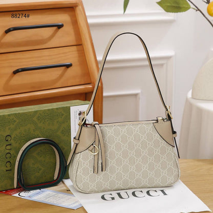 Gucci
95 dhs✅ 

with box
🎁🎁🎁

Zain72
♥️♥️♥️