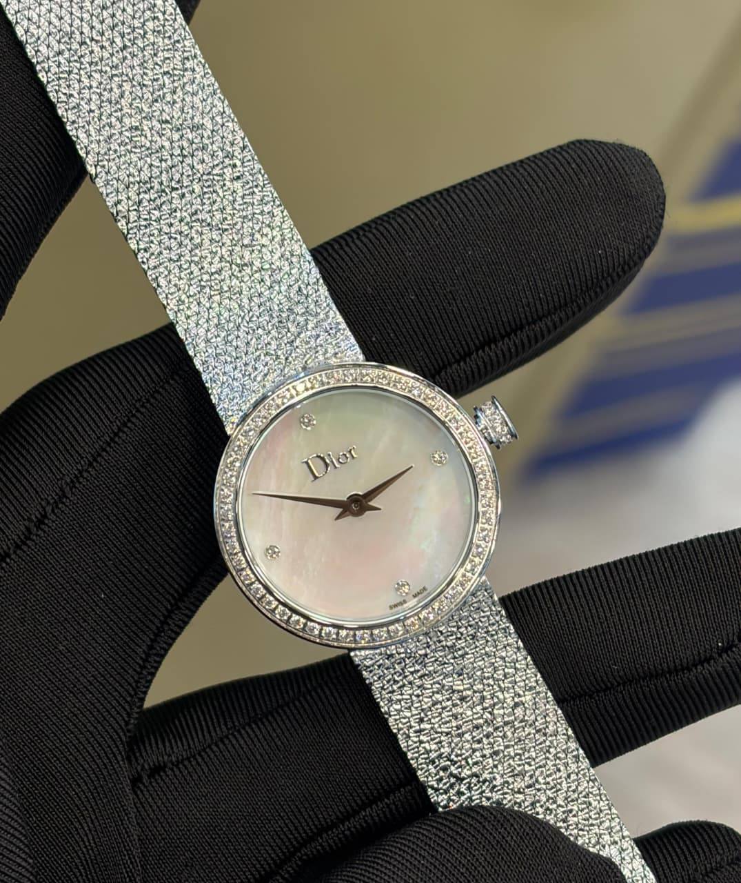 Dior watch for ladies 
good quality with stone 
250 dhs🗽

Zain59
♥️♥️♥️