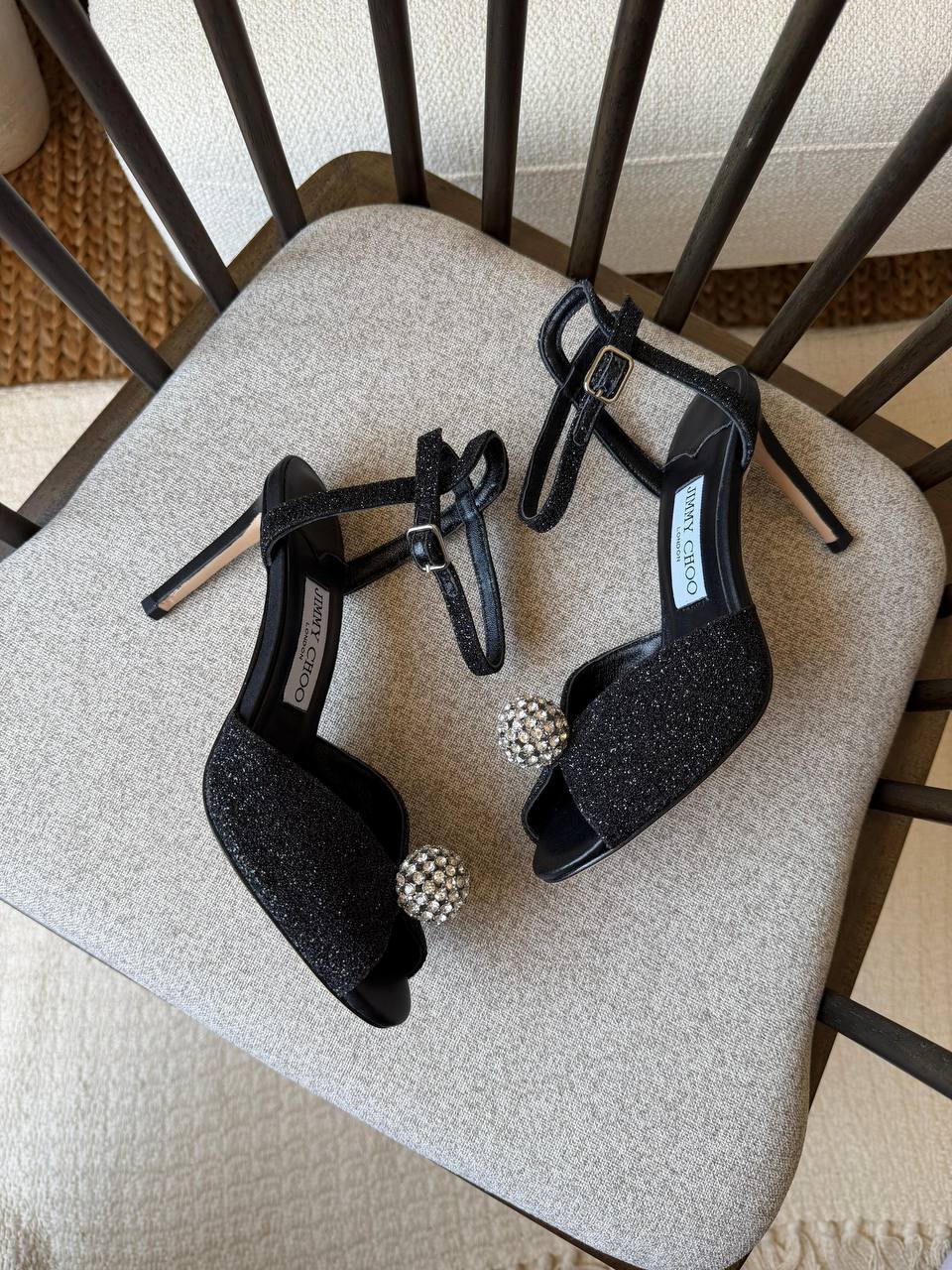 Jimmy Choo
𝑨𝑨𝑨 𝑸𝑼𝑨𝑳𝑰𝑻𝒀👌👌
𝑺𝑰𝒁𝑬 {35 𝒕𝒐 42}
550 dhs✅

Zain81
♥️♥️♥️
