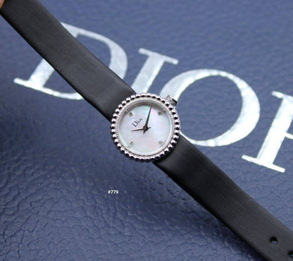 DIOR WOMEN LEATHER 
19MM

270 dhs🪙🌨️

Zain58
♥️♥️♥️