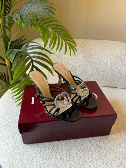 Tory Burch
95 dhs✅

Zain13
♥️♥️♥️