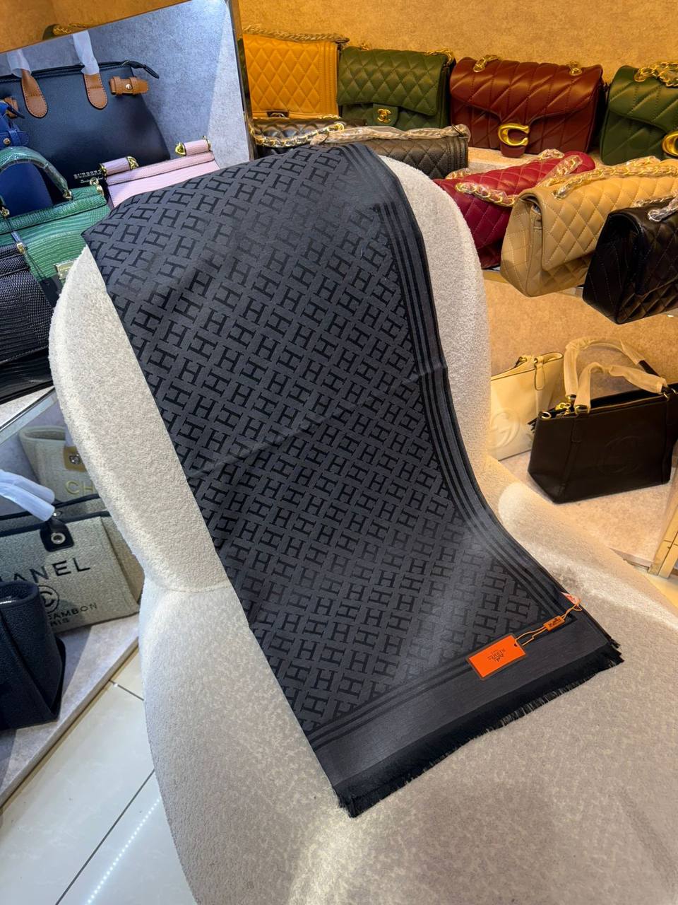 New
Cotton scarf 
45 dhs🪙🌨️

Zain93
♥️♥️♥️