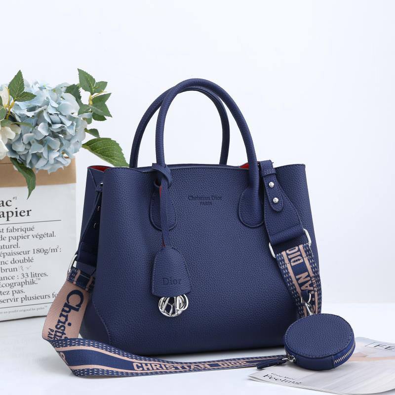 DIOR 
GOOD QUALITY 
120 dhs✅

Zain295
♥️♥️♥️