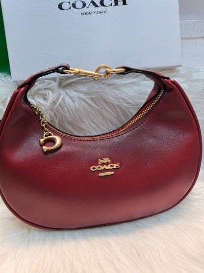 Coach
95 dhs✅
With box

Zain219
♥️♥️♥️