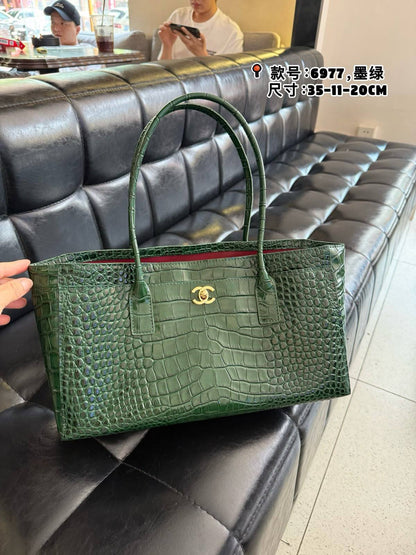 Chanel 
Master✅✅
350 dhs🇦🇪🇦🇪
#35cm❤️❤️🙋‍♂️

Zain228
♥️♥️♥️