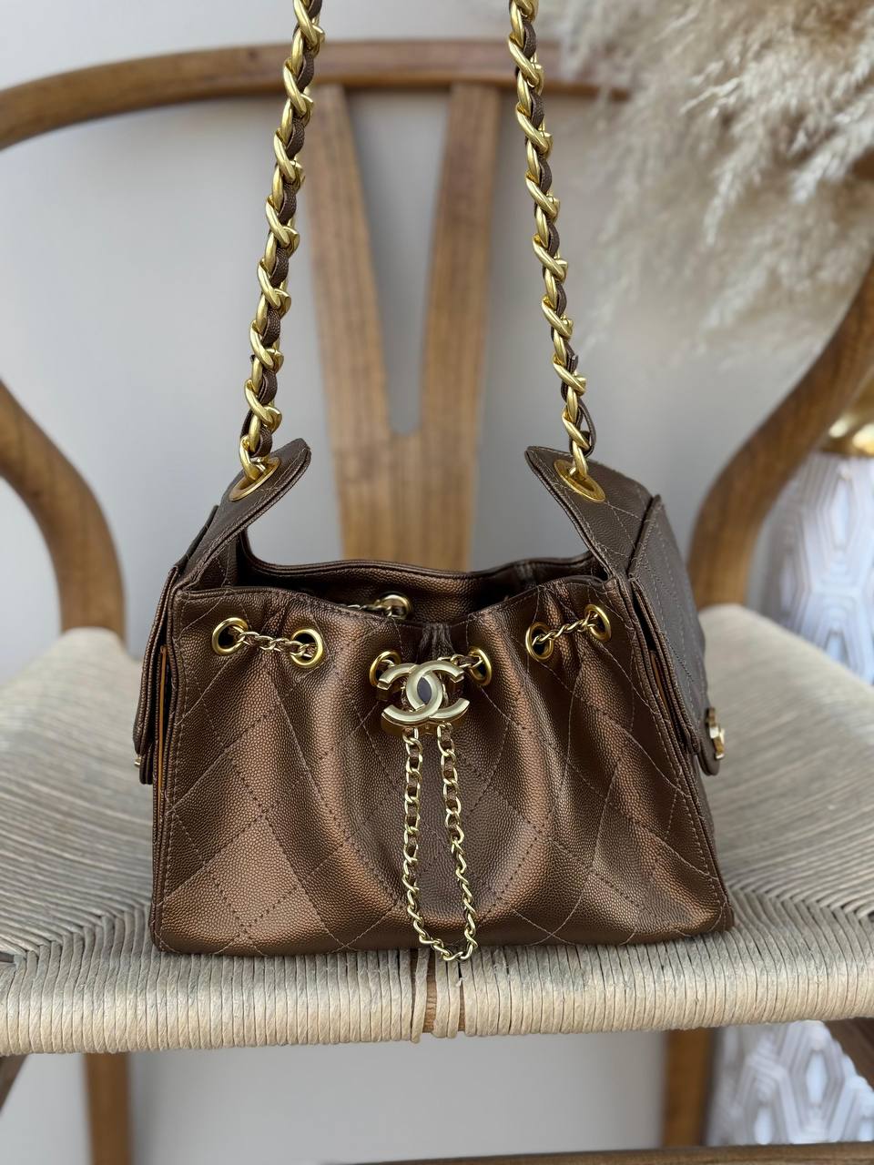 CHANEL

22cm
360 dhs✅

25cm
380 dhs✅

33cm
400 dhs✅

Top quality 
With box🎁

Zain167
♥️♥️♥️