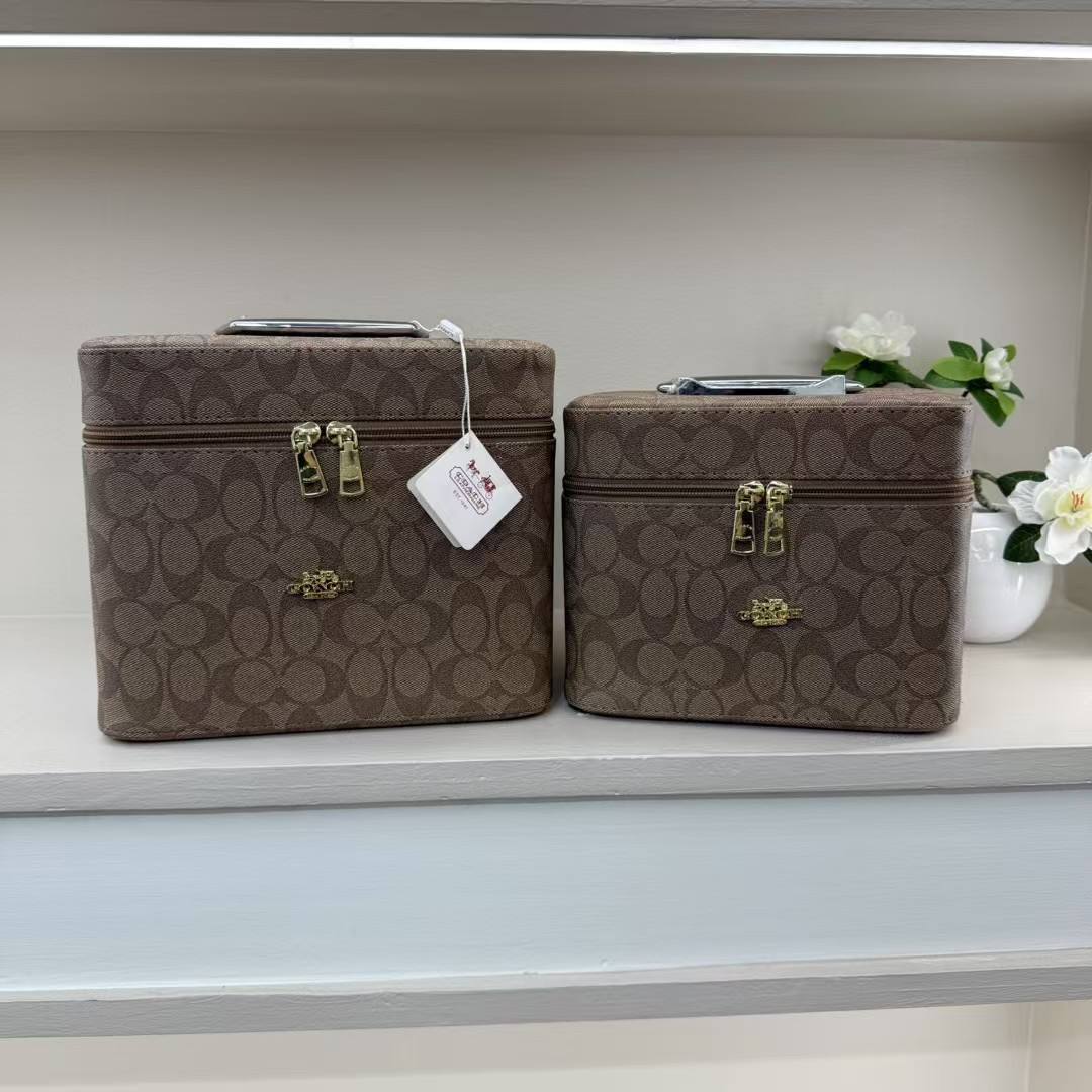 Coach
80 dhs💓

Zain232
♥️♥️♥️