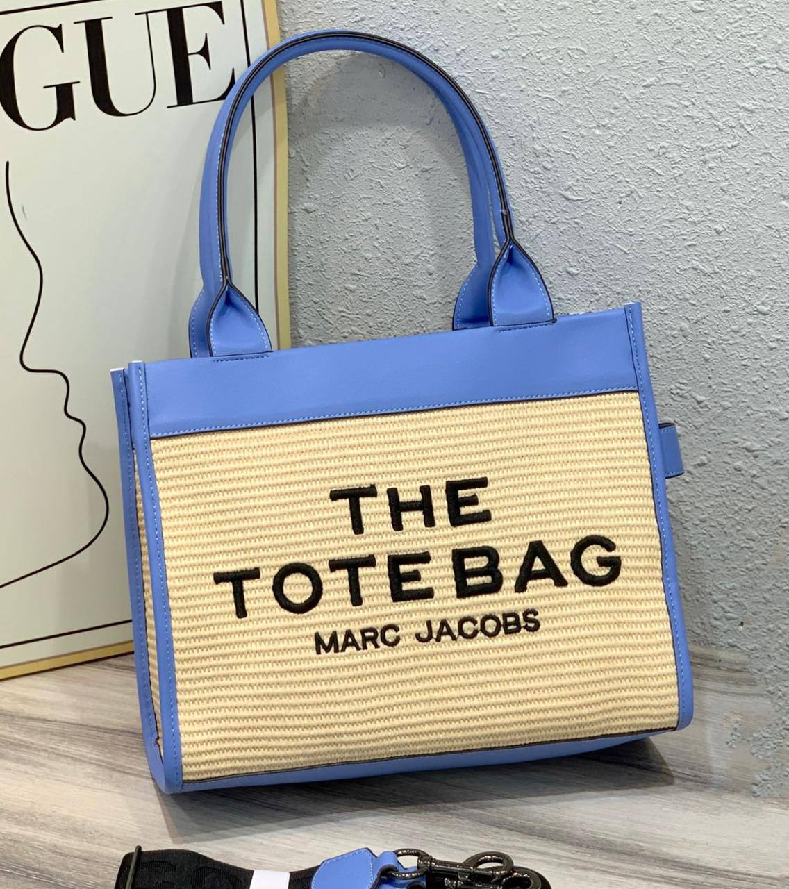 MARC JACOBS 
THE TOTE BAG NEW CAME 

GOOD QUALITY 
110 dhs🪙🖤

Zain39
♥️♥️♥️