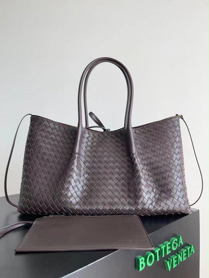 Bottega Veneta Pinacoteca tote bag 

For Price 👇 WhatsApp✅
0568585901 
0507557372
0552275751 Owner Zain 👌

Zain71
♥️♥️♥️