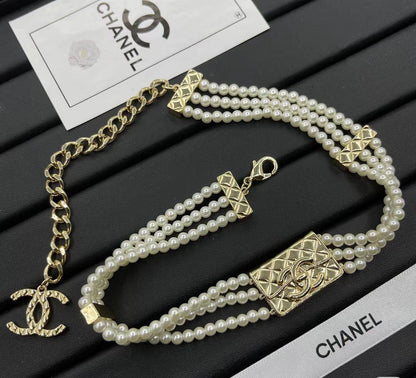 CHANEL ❤️‍🔥*
Necklace 🦋
Master quality 💯
With normal boxes 📦 
75 dhs👑
With master box 🗃️ 
90 dhs👑

Zain216
♥️♥️♥️