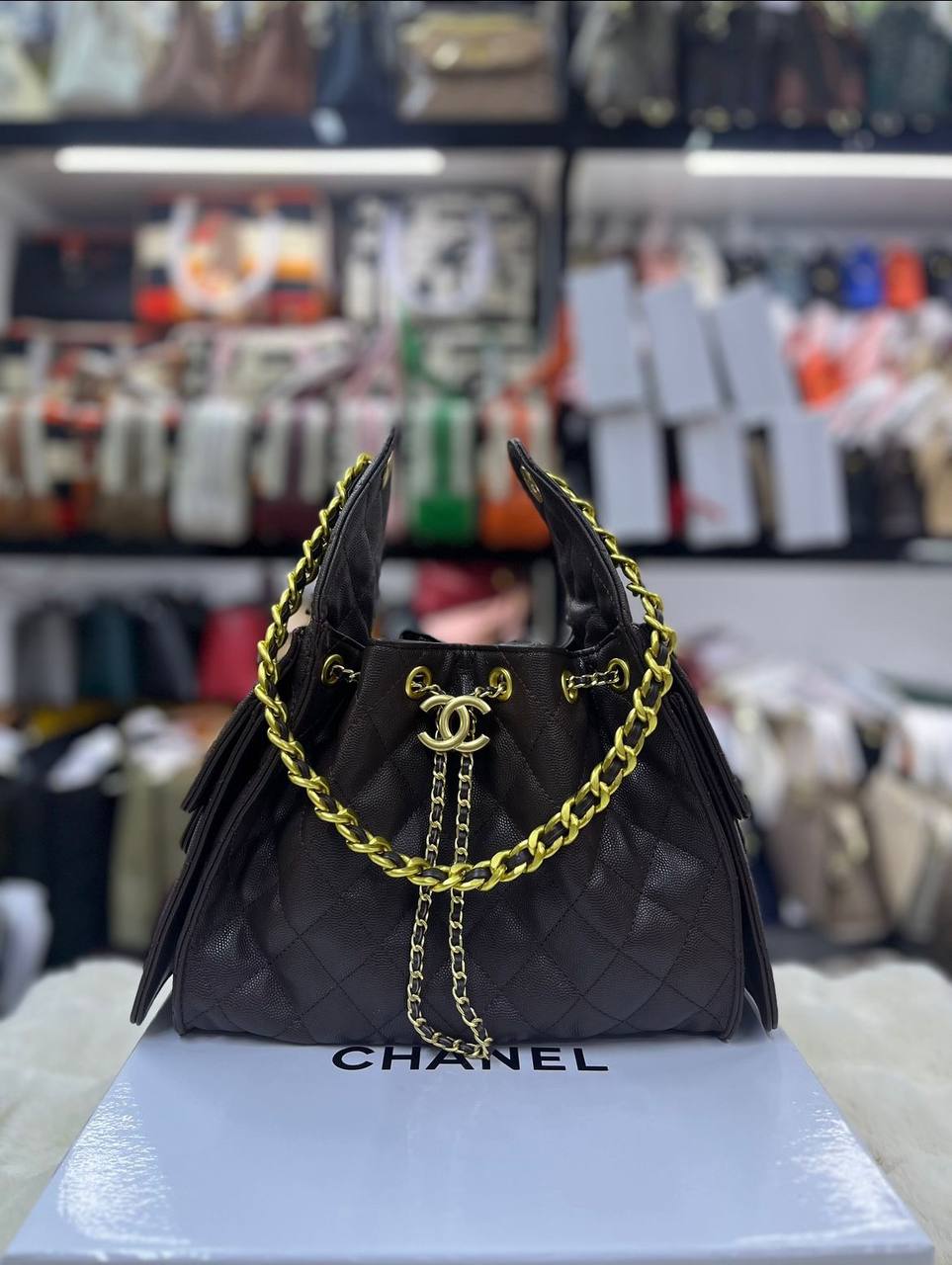 Chanel
with box 
120 dhs✅

Zain50
♥️♥️♥️