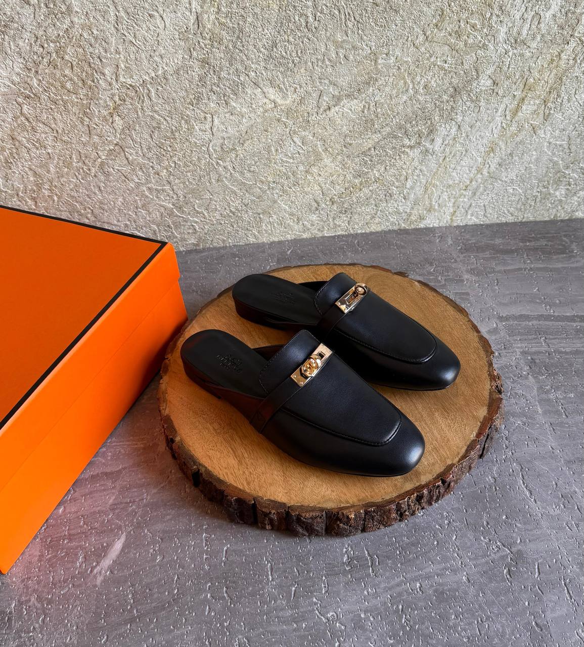 HERMES 
SuperMaster Quality 💯
450 dhs🇦🇪🇦🇪
Size: 36-41 💥

Zain171
♥️♥️♥️