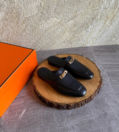 HERMES 
SuperMaster Quality 💯
450 dhs🇦🇪🇦🇪
Size: 36-41 💥

Zain171
♥️♥️♥️
