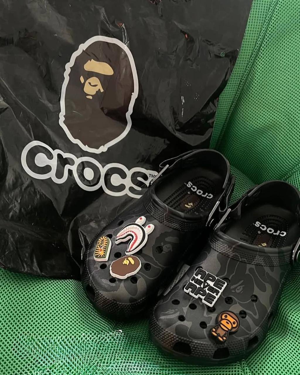 Crocs x A Bathing Ape Clog "Blue Camo Black ⚫️ 
36-46 AVAILABLE 
150 dhs💓

Zain242
♥️♥️♥️