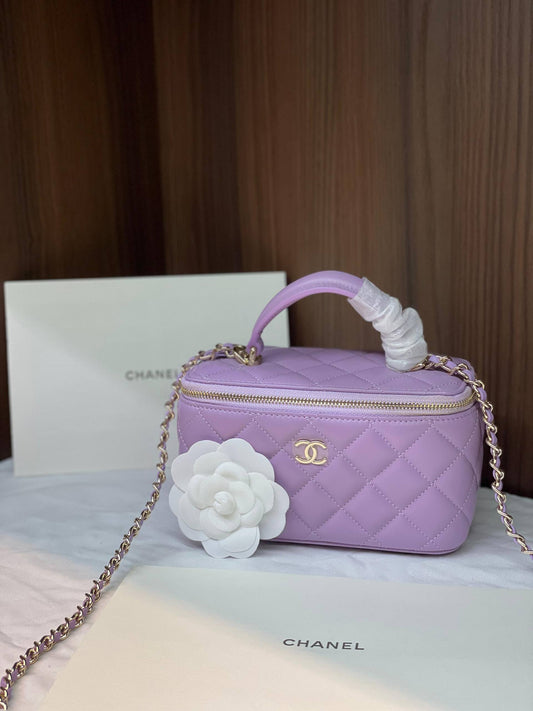 Chanel
   •Super Master Quality 
  • Size:17cm
970 dhs💓💓💓

Zain255
♥️♥️♥️