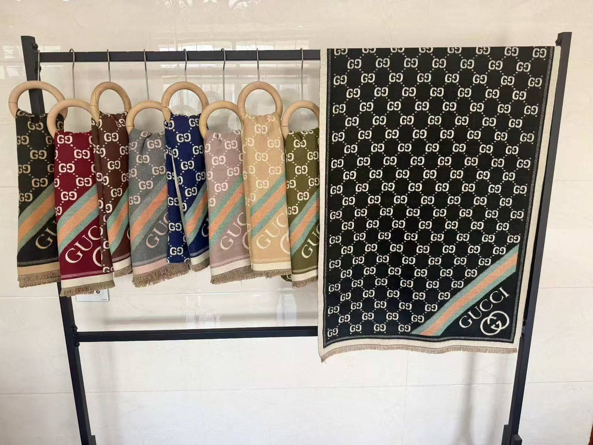 Scarfs

110 dhs🇦🇪🇦🇪
High quality 

Zain04
♥️♥️♥️