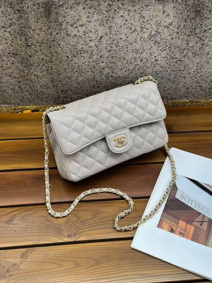 Chanel

with box
🎁🎁🎁

110 dhs💓

Zain143
♥️♥️♥️