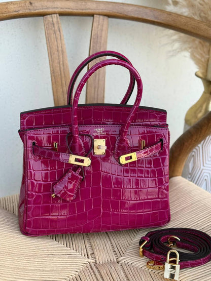 HERMES
25cm
380 dhs❤️
Top quality 
With box🎁

Zain167
♥️♥️♥️