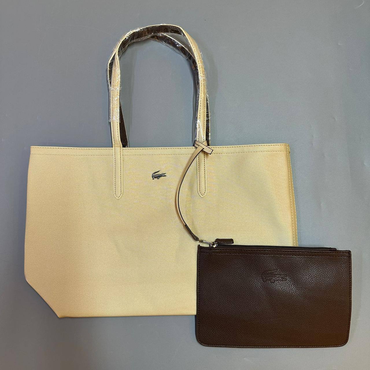 LACOSTE  DOUBLE FACE 
GOOD QUALITY
 NEW CAME  
65 dhs🪙

Zain39
♥️♥️♥️