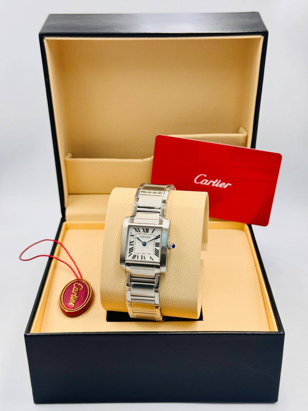 Cartier Ladies
*Master quality*🔥
260 dhs🗽

Zain08
♥️♥️♥️