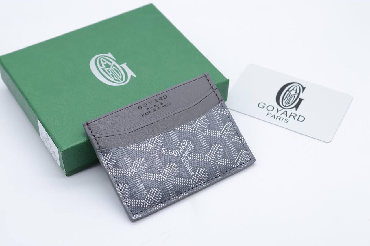 Card Holder 
With Box 
35 dhs💛

Zain33
♥️♥️♥️