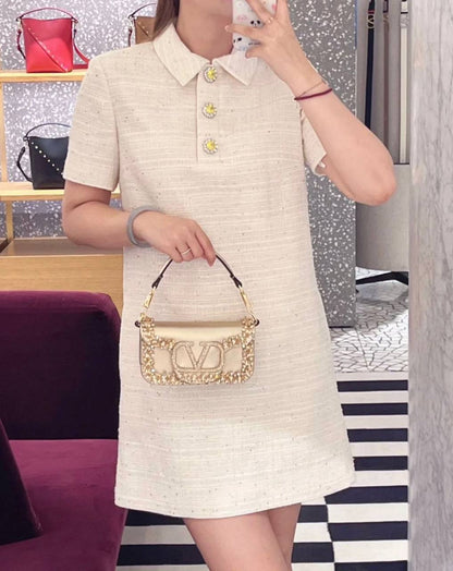 VALENTINO 

COPY ONE NEW CAME 
WITH BOX 
🎁🎁🎁

140 dhs🪙🌨️

Zain39
♥️♥️♥️